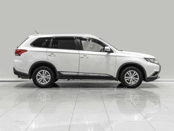 Mitsubishi Outlander III Рестайлинг 2 с пробегом 2015 года, цена 990 000 рублей, 339193 км, внедорожник, Автокод Объявления