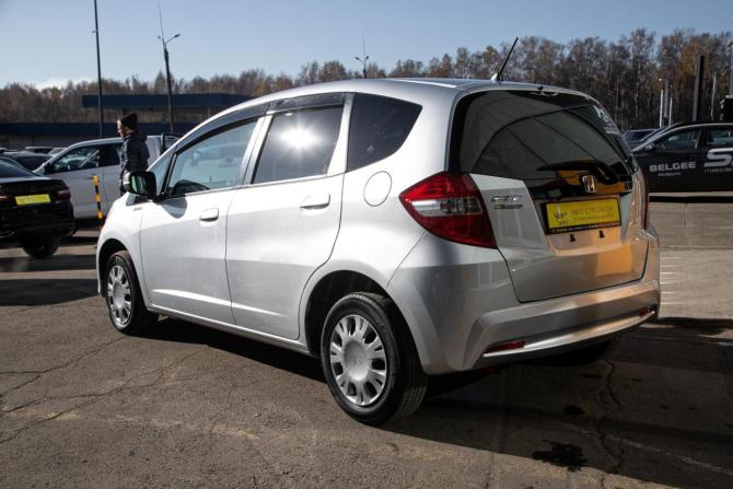 Honda Fit II с пробегом 2011 года, цена 800 000 рублей, 88000 км, хэтчбек, Автокод Объявления