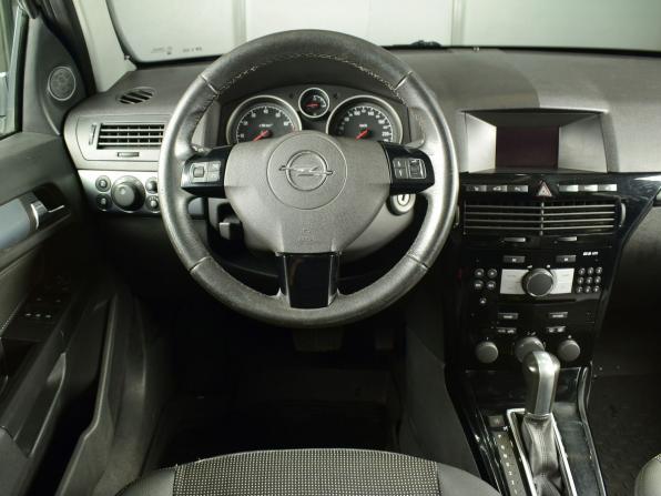 Opel Astra H Рестайлинг с пробегом 2012 года, цена 649 999 рублей, 297444 км, седан, Автокод Объявления