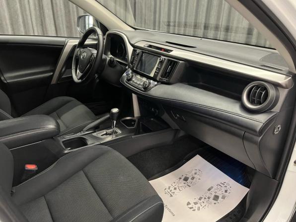 Toyota RAV4 IV (XA40) Рестайлинг с пробегом 2018 года, цена 2 379 000 рублей, 152000 км, внедорожник, Автокод Объявления