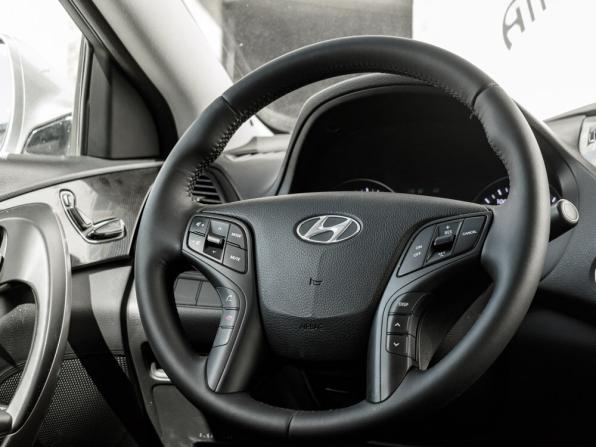 Hyundai Grandeur V с пробегом 2012 года, цена 1 315 000 рублей, 176948 км, седан, Автокод Объявления