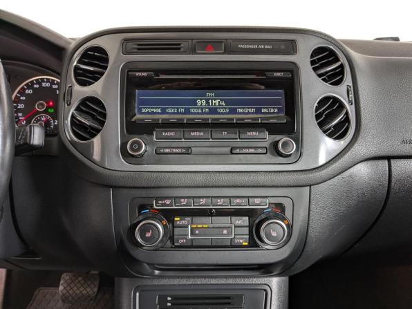 Volkswagen Tiguan I Рестайлинг с пробегом 2014 года, цена 1 404 500 рублей, 240000 км, внедорожник, Автокод Объявления