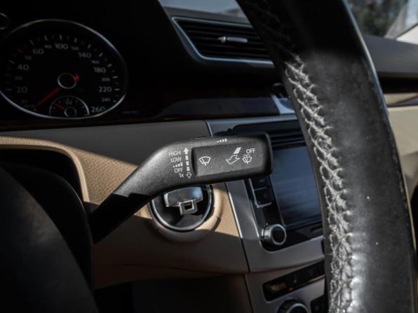 Volkswagen Passat B7 с пробегом 2012 года, цена 1 113 000 рублей, 180527 км, седан, Автокод Объявления