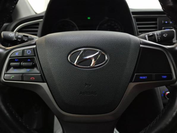 Hyundai Elantra VI (AD) с пробегом 2018 года, цена 1 250 000 рублей, 200532 км, седан, Автокод Объявления