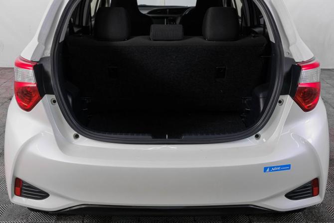 Toyota Vitz III (XP130) Рестайлинг 2 с пробегом 2018 года, цена 1 049 000 рублей, 109000 км, хэтчбек, Автокод Объявления