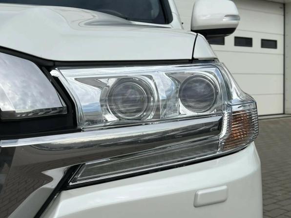 Toyota Land Cruiser 200 Series Рестайлинг 2 с пробегом 2018 года, цена 6 799 000 рублей, 190000 км, внедорожник, Автокод Объявления