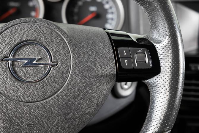 Opel Astra H Рестайлинг с пробегом 2007 года, цена 1 059 000 рублей, 161800 км, кабриолет, Автокод Объявления