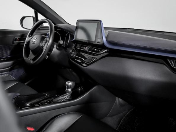 Toyota C-HR I Рестайлинг с пробегом 2021 года, цена 2 850 000 рублей, 45258 км, внедорожник, Автокод Объявления