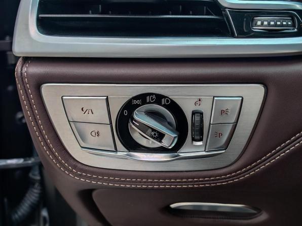 BMW 7 серии VI (G11/G12) с пробегом 2017 года, цена 4 560 000 рублей, 130165 км, седан, Автокод Объявления