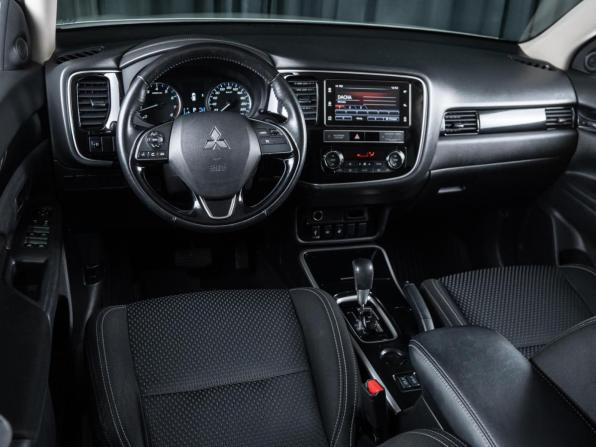 Mitsubishi Outlander III Рестайлинг 2 с пробегом 2018 года, цена 1 869 000 рублей, 164812 км, внедорожник, Автокод Объявления