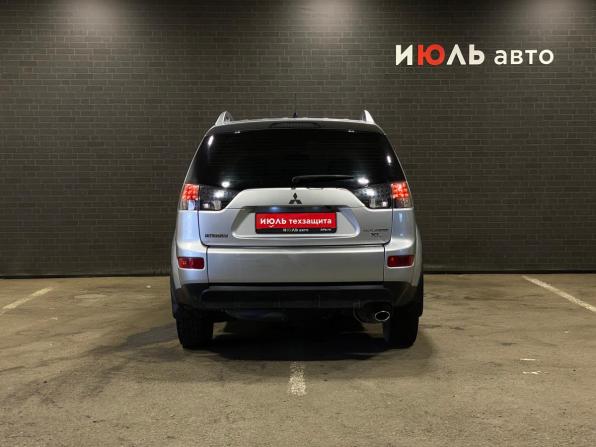 Mitsubishi Outlander II с пробегом 2007 года, цена 970 000 рублей, 283201 км, внедорожник, Автокод Объявления