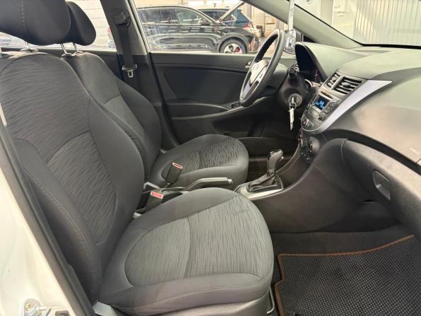 Hyundai Solaris I Рестайлинг с пробегом 2015 года, цена 1 097 000 рублей, 98576 км, хэтчбек, Автокод Объявления