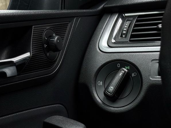 Skoda Rapid I Рестайлинг с пробегом 2019 года, цена 1 299 000 рублей, 99110 км, лифтбек, Автокод Объявления