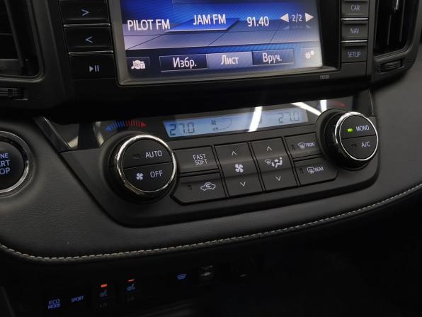 Toyota RAV4 IV (XA40) Рестайлинг с пробегом 2018 года, цена 2 600 000 рублей, 71000 км, внедорожник, Автокод Объявления