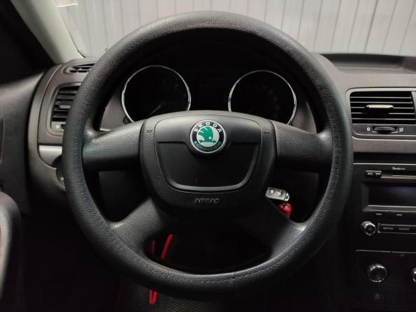 Skoda Yeti I с пробегом 2012 года, цена 700 000 рублей, 179000 км, внедорожник, Автокод Объявления