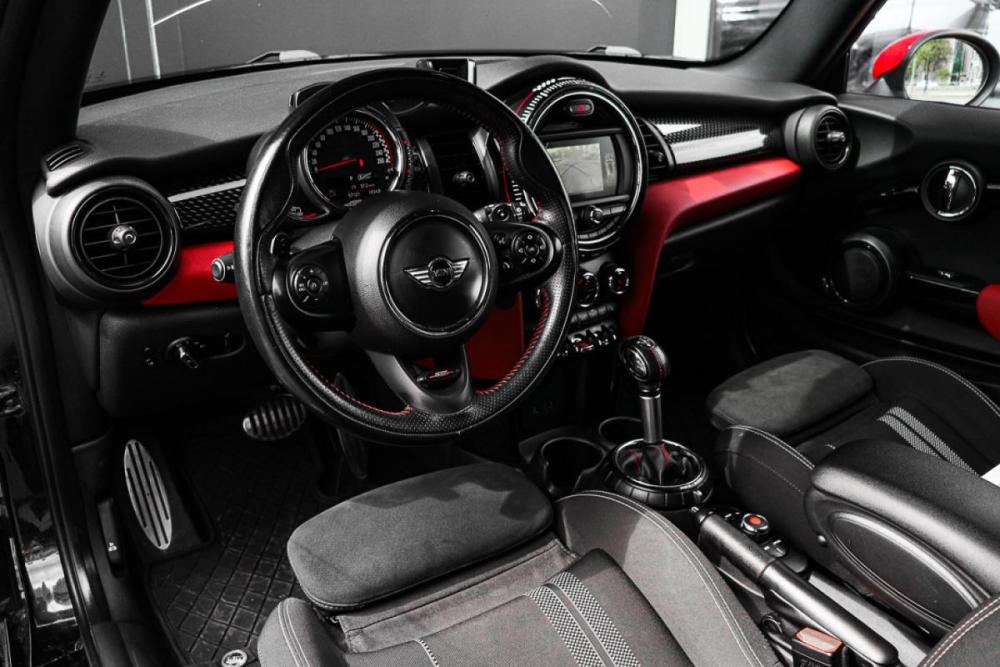 Mini Hatch III (F55/F56) Москва  - изображение 14