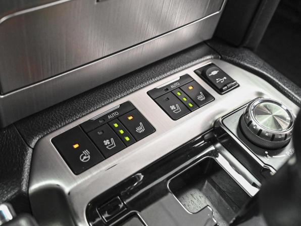 Toyota Land Cruiser 200 Series Рестайлинг 2 с пробегом 2016 года, цена 5 542 111 рублей, 221874 км, внедорожник, Автокод Объявления