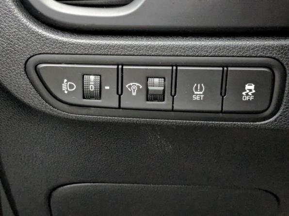 Kia Rio IV Рестайлинг с пробегом 2021 года, цена 1 650 000 рублей, 37885 км, седан, Автокод Объявления