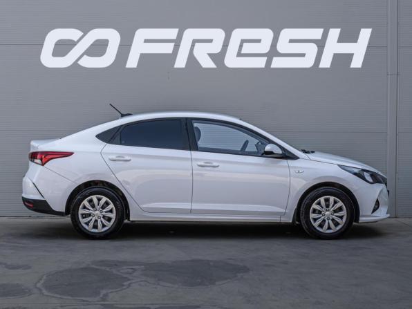 Hyundai Solaris II Рестайлинг с пробегом 2021 года, цена 1 431 000 рублей, 82991 км, седан, Автокод Объявления