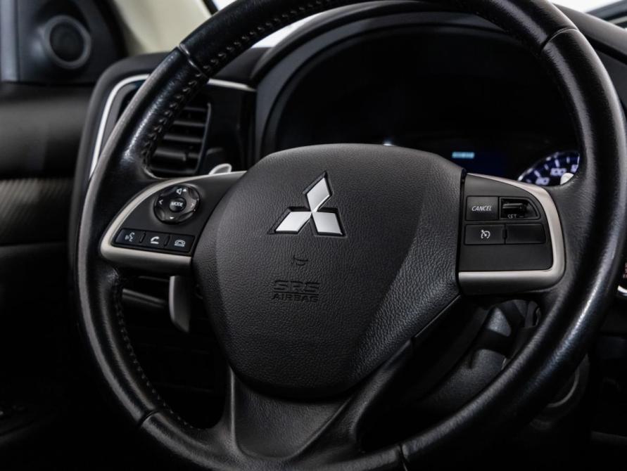 Mitsubishi Outlander III Рестайлинг Санкт-Петербург  - изображение 11