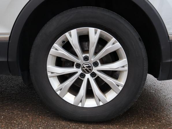 Volkswagen Tiguan II Рестайлинг с пробегом 2021 года, цена 2 550 000 рублей, 72000 км, внедорожник, Автокод Объявления