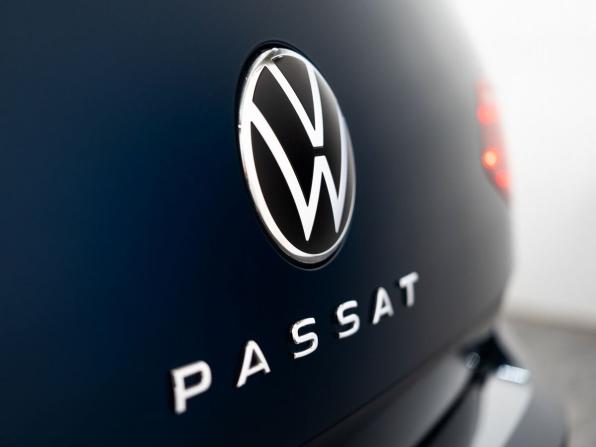 Volkswagen Passat B8 Рестайлинг с пробегом 2021 года, цена 2 400 000 рублей, 52607 км, седан, Автокод Объявления