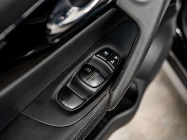 Nissan Qashqai II с пробегом 2018 года, цена 1 950 000 рублей, 119866 км, внедорожник, Автокод Объявления