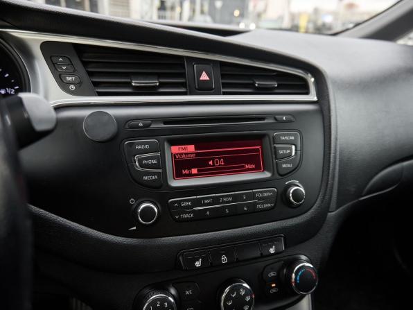 Kia Ceed II Рестайлинг с пробегом 2015 года, цена 1 140 000 рублей, 111967 км, хэтчбек, Автокод Объявления