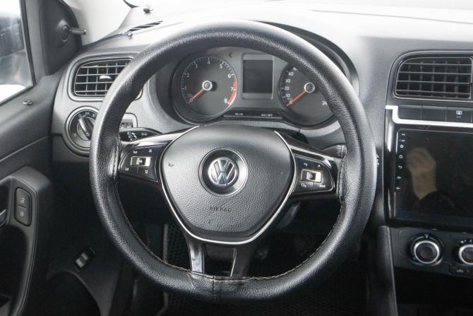Volkswagen Polo V Рестайлинг с пробегом 2019 года, цена 999 000 рублей, 112405 км, седан, Автокод Объявления