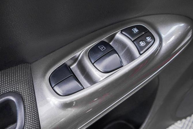 Nissan Juke I с пробегом 2011 года, цена 1 099 000 рублей, 94100 км, внедорожник, Автокод Объявления
