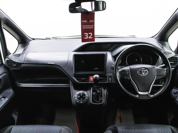 Toyota Noah III (R80) с пробегом 2017 года, цена 2 049 000 рублей, 180971 км, минивэн, Автокод Объявления