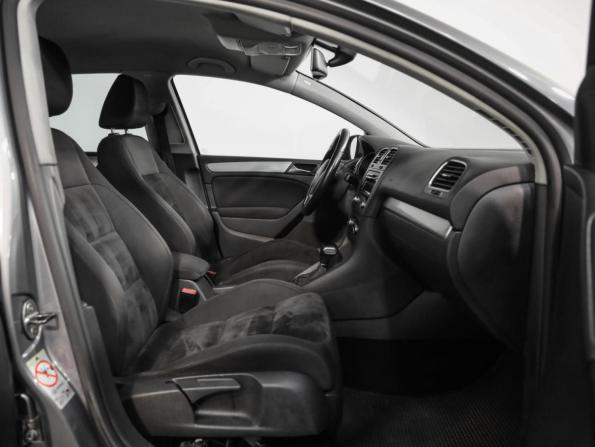 Volkswagen Golf VI с пробегом 2009 года, цена 449 000 рублей, 320370 км, хэтчбек, Автокод Объявления