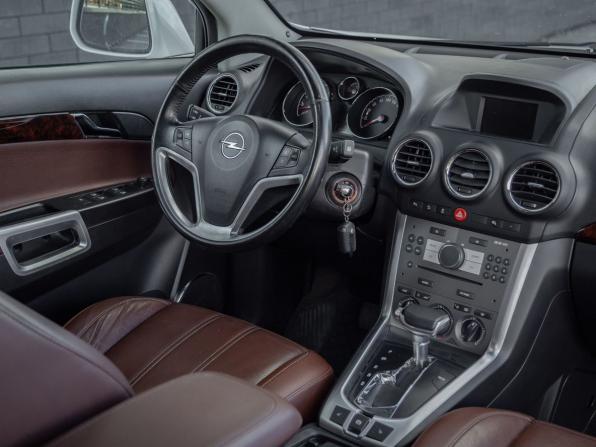 Opel Antara I Рестайлинг с пробегом 2012 года, цена 1 250 000 рублей, 143000 км, внедорожник, Автокод Объявления