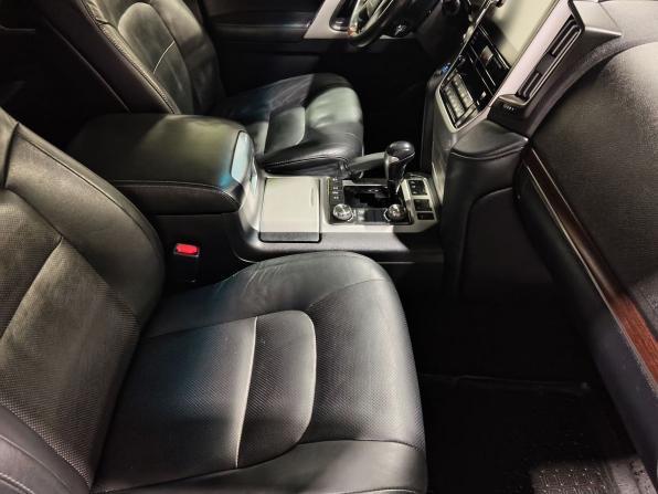 Toyota Land Cruiser 200 Series Рестайлинг 2 с пробегом 2018 года, цена 6 090 000 рублей, 161961 км, внедорожник, Автокод Объявления