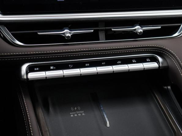 Geely Monjaro I с пробегом 2025 года, цена 4 100 000 рублей, 3000 км, внедорожник, Автокод Объявления