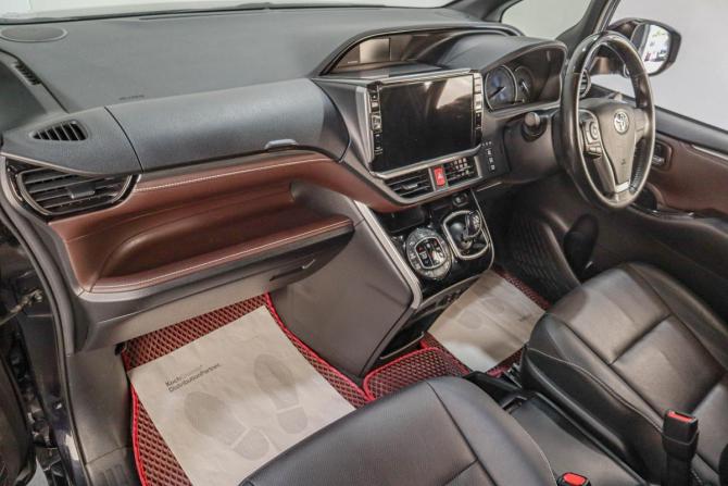 Toyota Esquire I Рестайлинг с пробегом 2020 года, цена 2 769 000 рублей, 106866 км, минивэн, Автокод Объявления