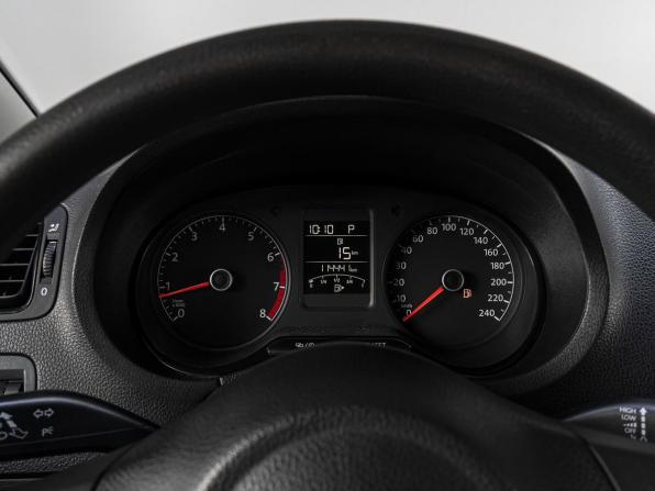 Volkswagen Polo V с пробегом 2015 года, цена 990 000 рублей, 114438 км, седан, Автокод Объявления