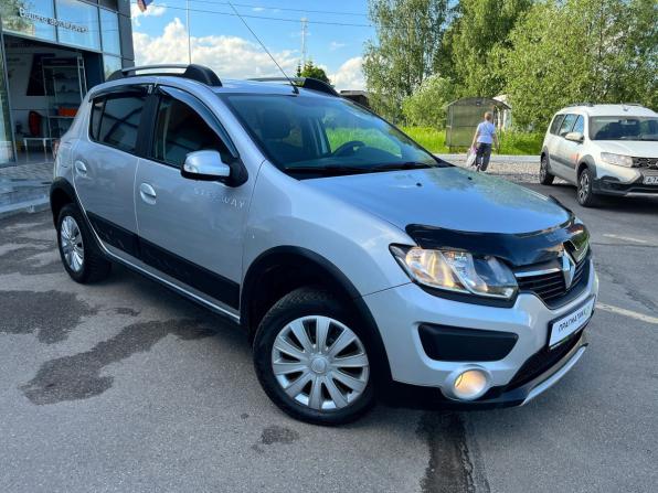 Renault Sandero II с пробегом 2016 года, цена 950 000 рублей, 125880 км, хэтчбек, Автокод Объявления