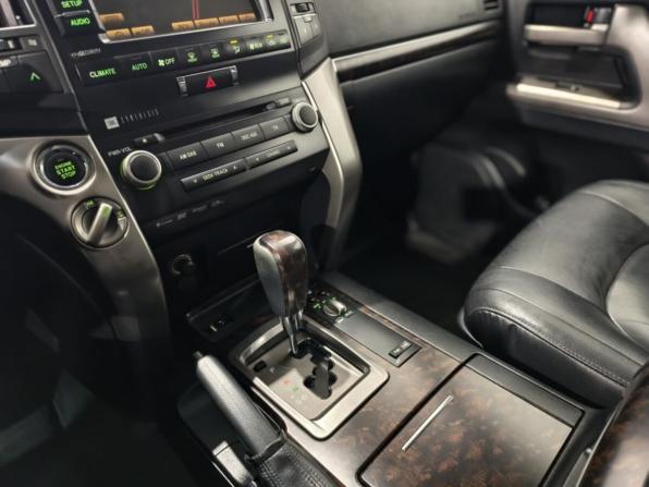 Toyota Land Cruiser 200 Series с пробегом 2011 года, цена 3 600 000 рублей, 250605 км, внедорожник, Автокод Объявления