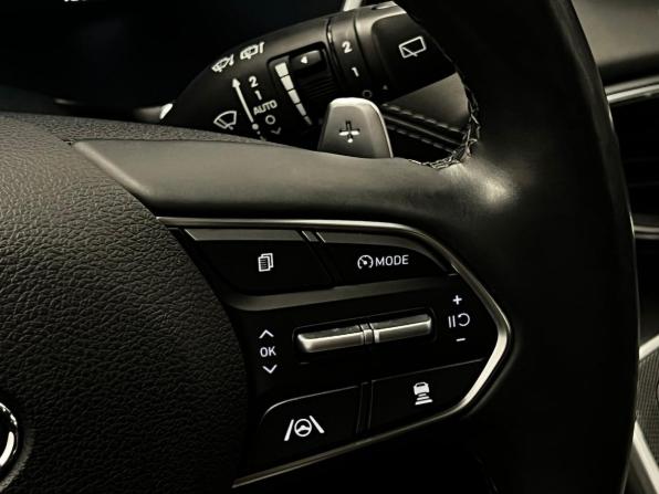 Hyundai Santa Fe IV Рестайлинг с пробегом 2021 года, цена 3 030 000 рублей, 120522 км, внедорожник, Автокод Объявления