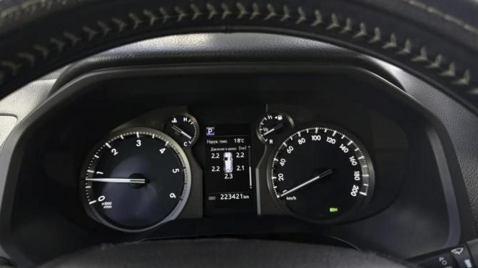 Toyota Land Cruiser Prado 150 Series Рестайлинг 2 с пробегом 2019 года, цена 4 570 000 рублей, 223420 км, внедорожник, Автокод Объявления