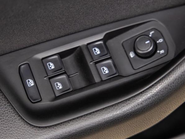 Volkswagen Passat B8 с пробегом 2018 года, цена 1 798 000 рублей, 138946 км, седан, Автокод Объявления