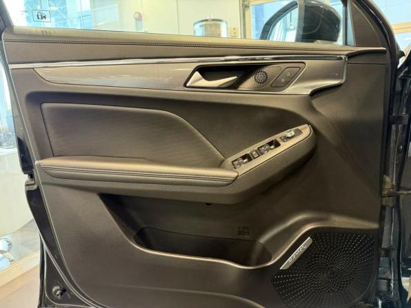 Haval Jolion I с пробегом 2022 года, цена 1 630 000 рублей, 115998 км, внедорожник, Автокод Объявления