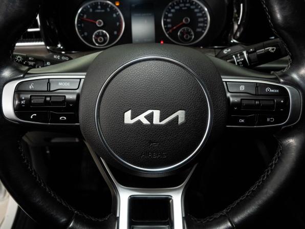 Kia K5 III с пробегом 2021 года, цена 2 448 000 рублей, 91544 км, седан, Автокод Объявления