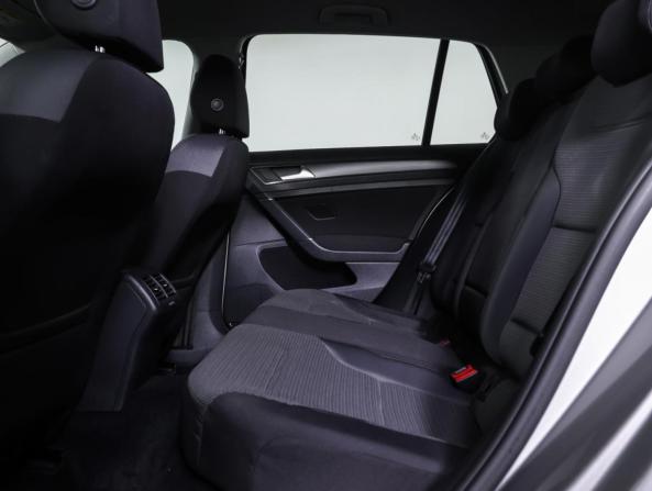 Volkswagen Golf VII Рестайлинг с пробегом 2018 года, цена 1 985 000 рублей, 91687 км, хэтчбек, Автокод Объявления