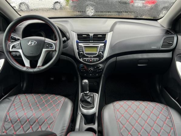 Hyundai Solaris I с пробегом 2012 года, цена 710 000 рублей, 155000 км, седан, Автокод Объявления