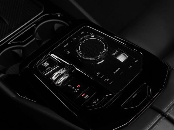 BMW 5 серии VIII (G60/G61/G68) с пробегом 2024 года, цена 8 500 000 рублей, 23513 км, седан, Автокод Объявления