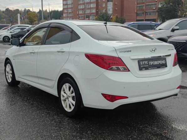 Hyundai Solaris I с пробегом 2014 года, цена 865 000 рублей, 175199 км, седан, Автокод Объявления