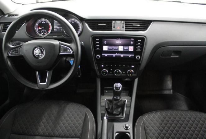 Skoda Octavia III (A7) Рестайлинг с пробегом 2018 года, цена 1 730 000 рублей, 88653 км, лифтбек, Автокод Объявления