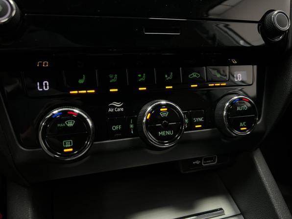 Skoda Octavia III (A7) Рестайлинг с пробегом 2020 года, цена 2 299 000 рублей, 26508 км, лифтбек, Автокод Объявления